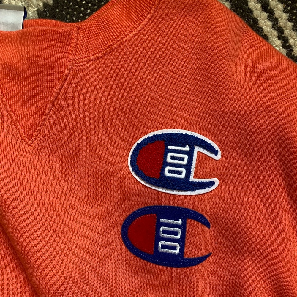 Champion Crewneck - Picture 2 of 2